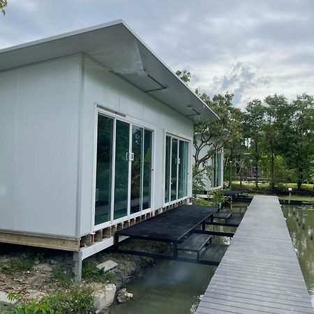 Wild Ones Hostel Bangkok Ngoại thất bức ảnh