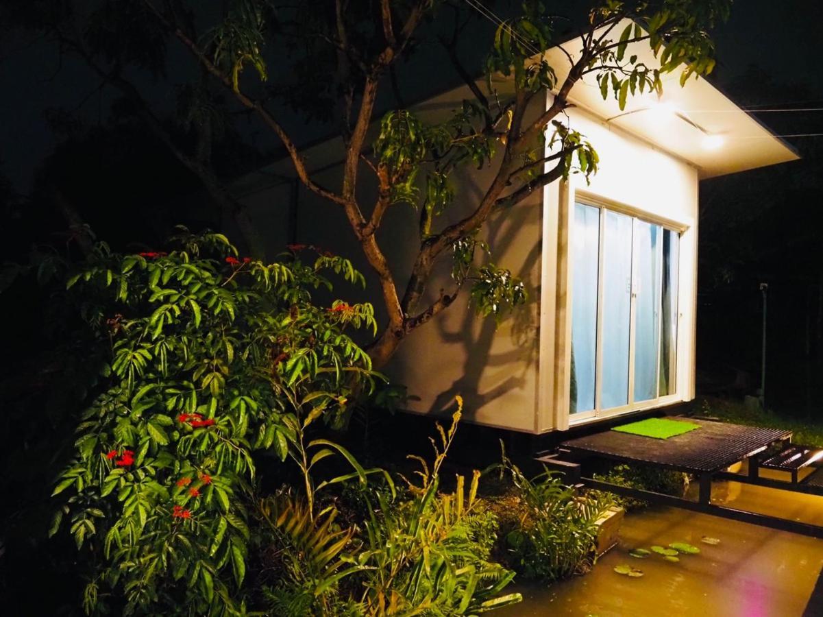 Wild Ones Hostel Bangkok Ngoại thất bức ảnh
