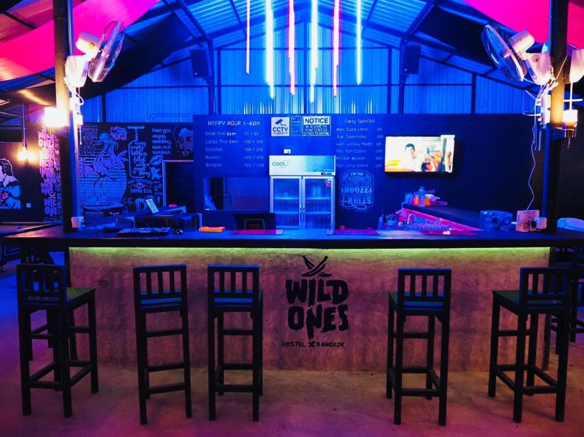 Wild Ones Hostel Bangkok Ngoại thất bức ảnh