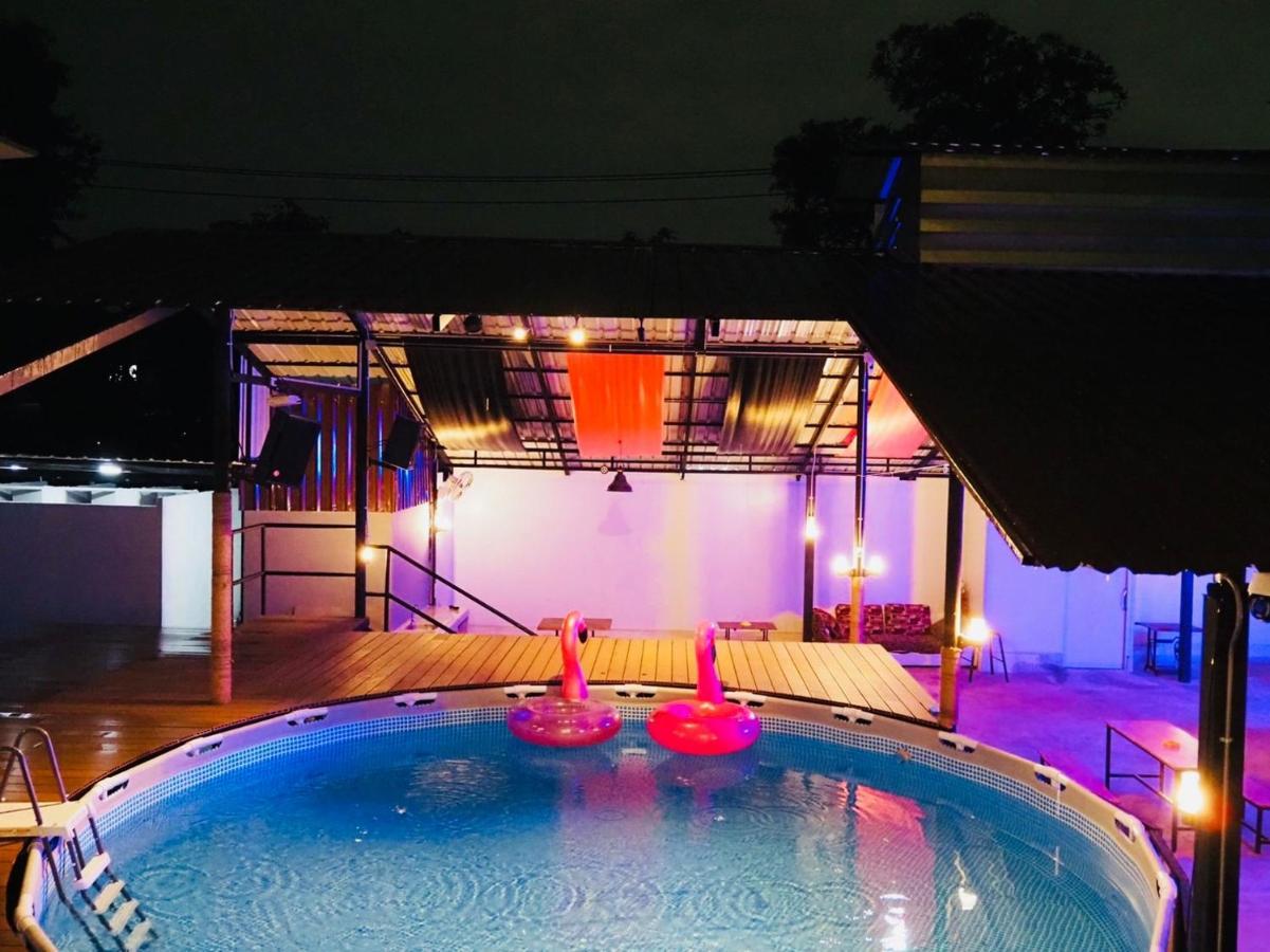 Wild Ones Hostel Bangkok Ngoại thất bức ảnh