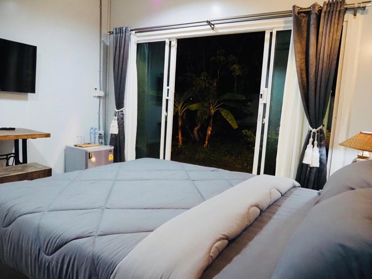 Wild Ones Hostel Bangkok Ngoại thất bức ảnh