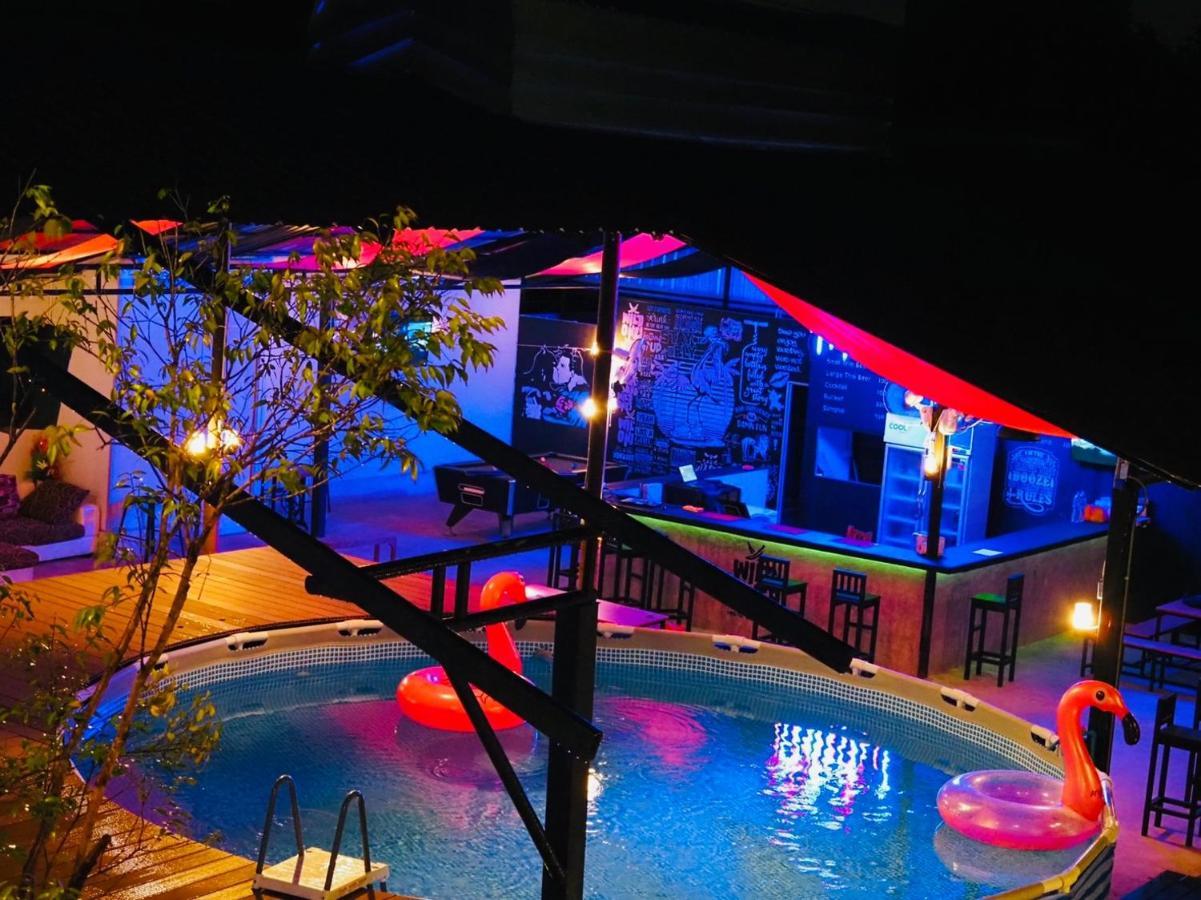Wild Ones Hostel Bangkok Ngoại thất bức ảnh