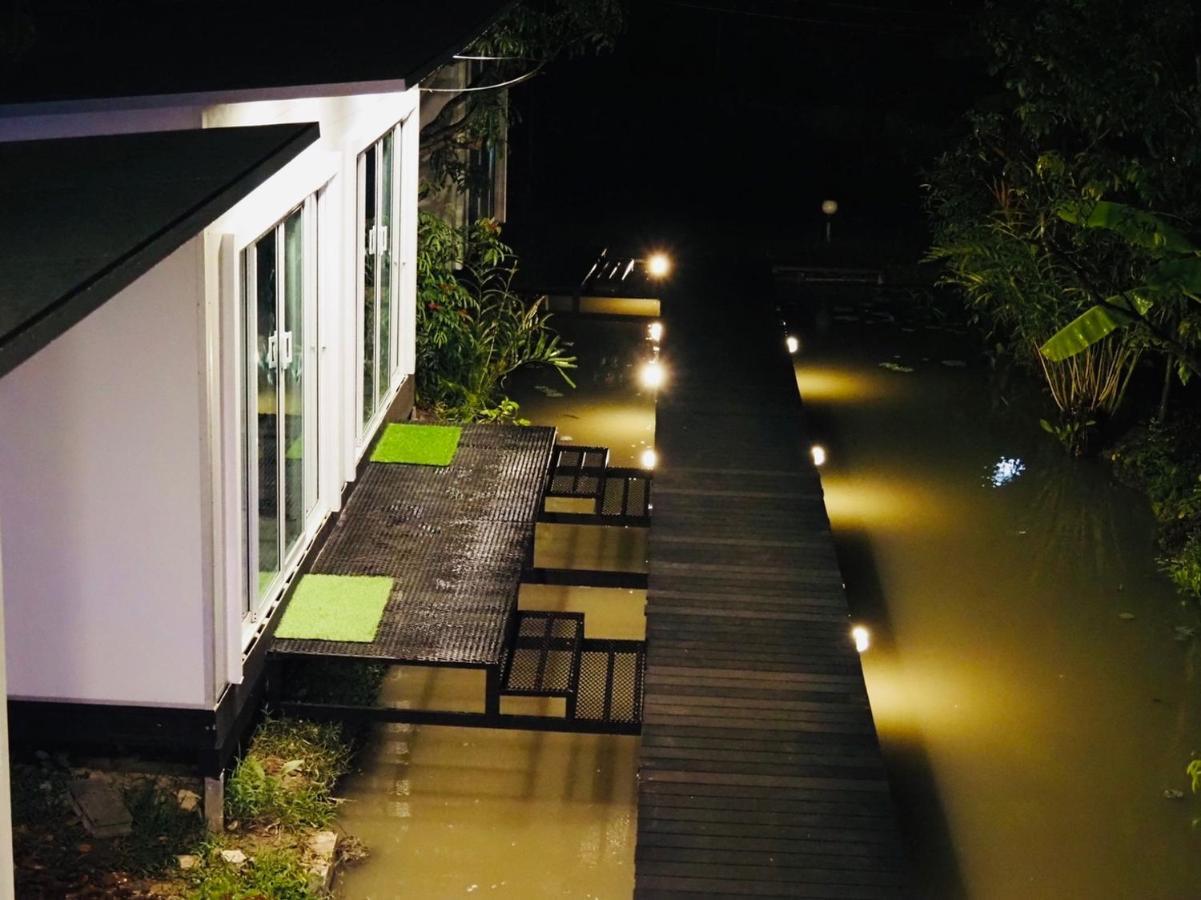 Wild Ones Hostel Bangkok Ngoại thất bức ảnh