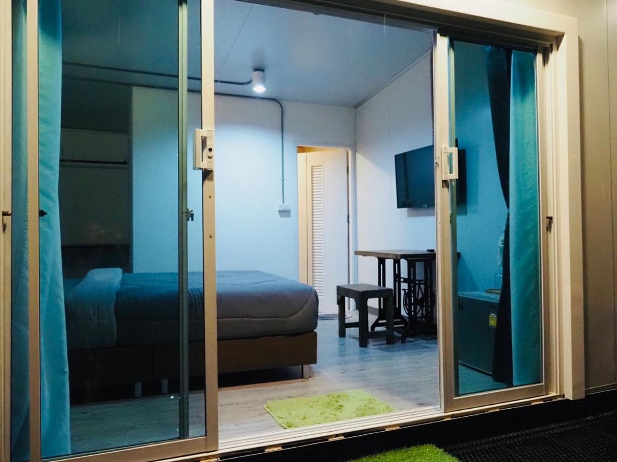 Wild Ones Hostel Bangkok Ngoại thất bức ảnh