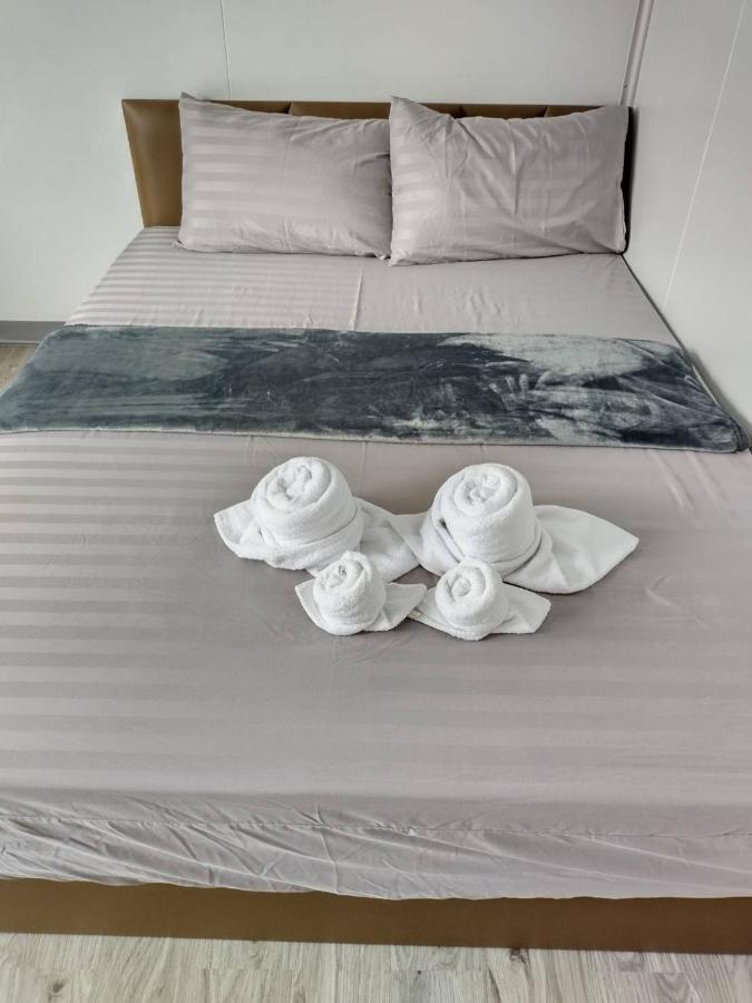 Wild Ones Hostel Bangkok Ngoại thất bức ảnh